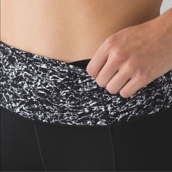 Lululemon Fresh Tracks Tight Black/Iced Wave White Reflective Leggings - Picture 5 of 13